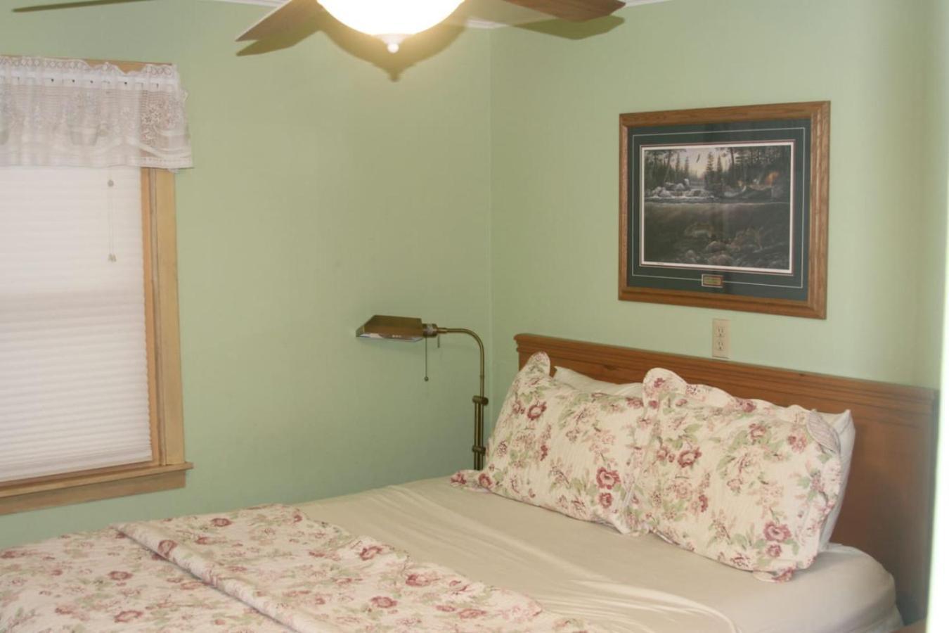 Bayview Resort Sunset Lookout Cabin 6 Saint Germain Экстерьер фото